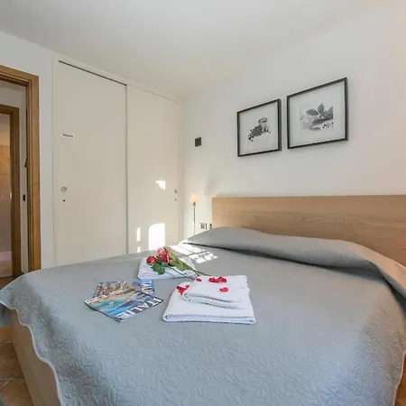 Willa Germasino Sleeps 8 Pool