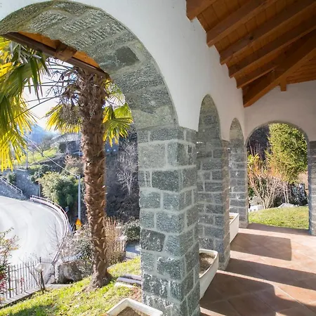 Villa Germasino Sleeps 8 Pool Morbio