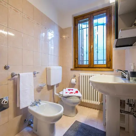 Villa Germasino Sleeps 8 Pool