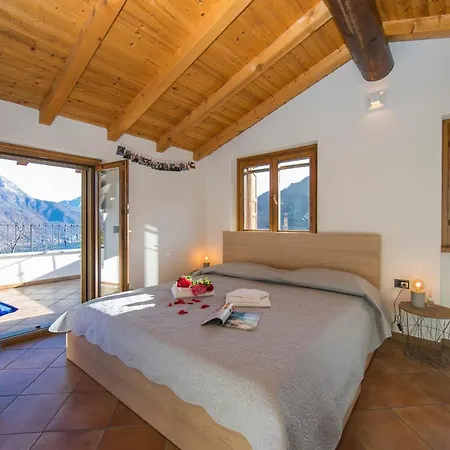 Villa Germasino Sleeps 8 Pool Morbio