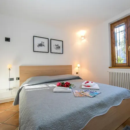 Villa Germasino Sleeps 8 Pool Morbio