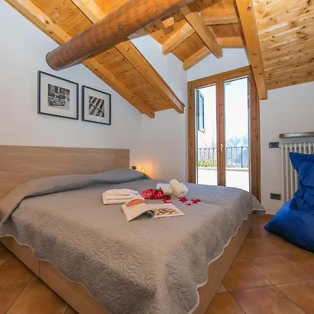Villa Germasino Sleeps 8 Pool *