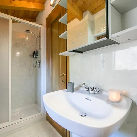 Villa Germasino Sleeps 8 Pool *