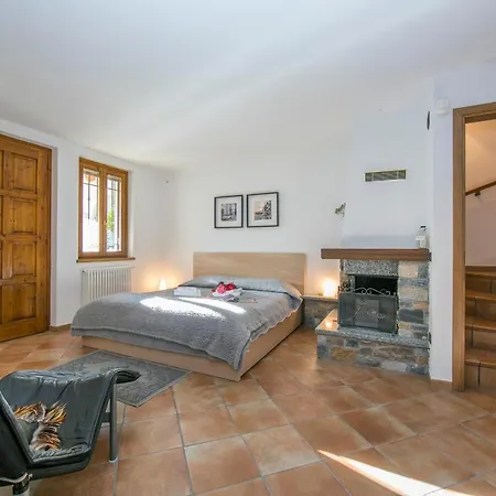Germasino Sleeps 8 Pool Morbio